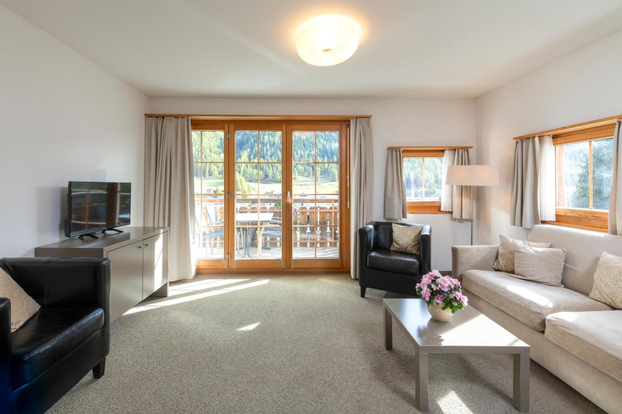 Ferienwohnungen Hotel Allegra ツオウ エクステリア 写真