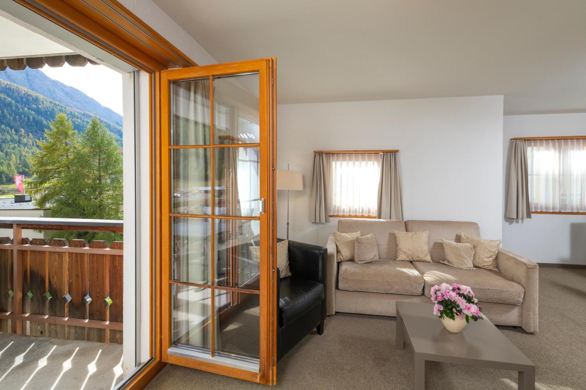 Ferienwohnungen Hotel Allegra ツオウ エクステリア 写真