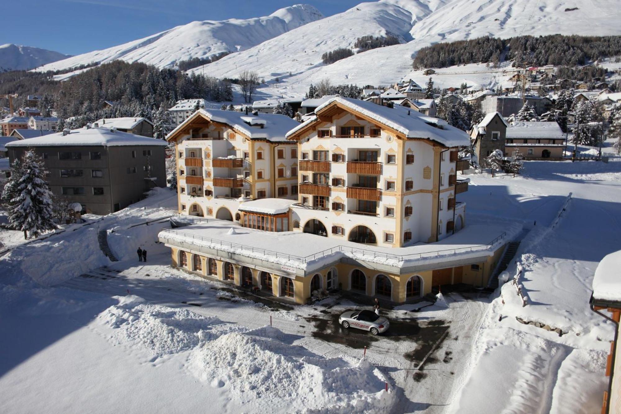 Ferienwohnungen Hotel Allegra ツオウ エクステリア 写真