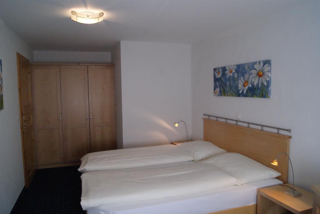Ferienwohnungen Hotel Allegra ツオウ エクステリア 写真