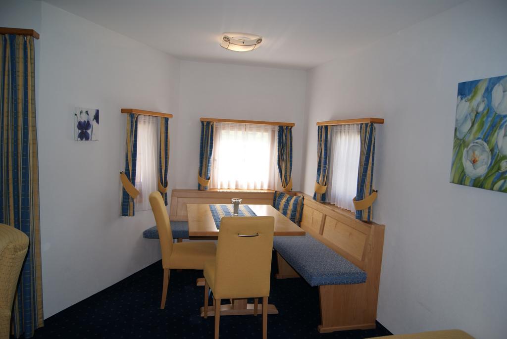 Ferienwohnungen Hotel Allegra ツオウ エクステリア 写真