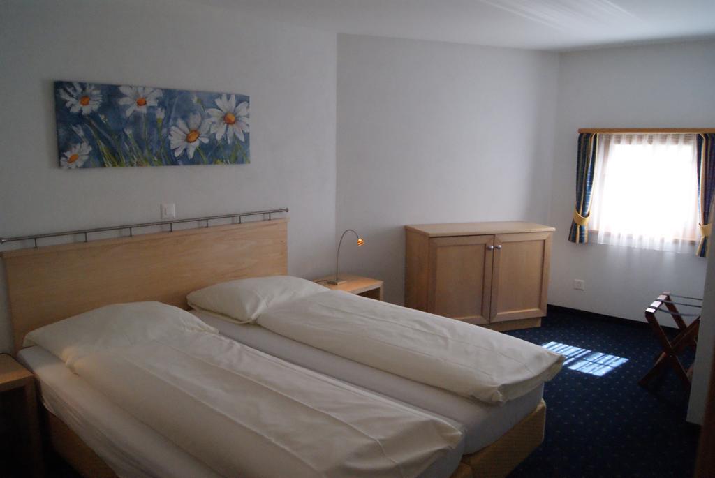 Ferienwohnungen Hotel Allegra ツオウ エクステリア 写真